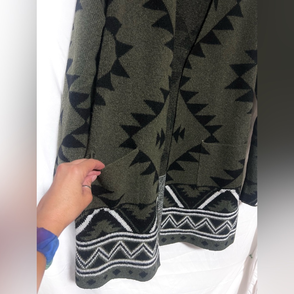 Frye Black and Green Geometric Aztec Southwestern Oversized Open Cardigan Cozy - Picture 4 of 10